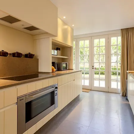 Pauline Vila De Panne