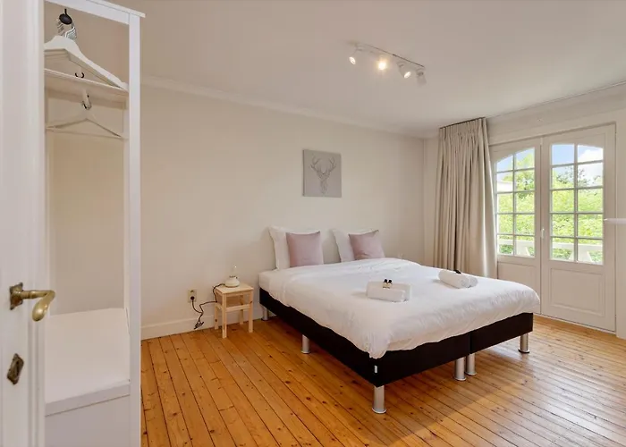 Pauline Villa De Panne